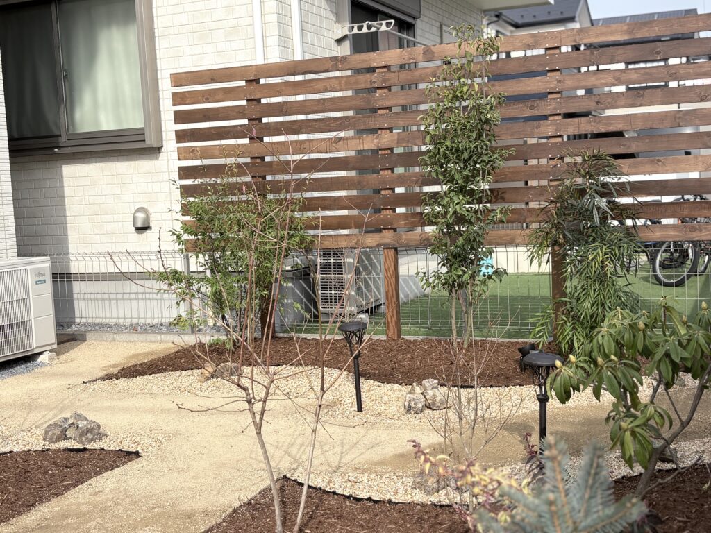 ウッドフェンス/植栽②